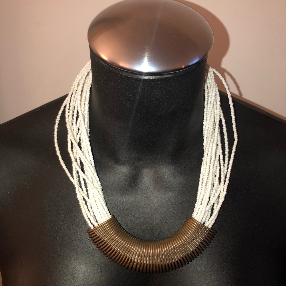 😍Vela Beauties White and Bronze Necklace
